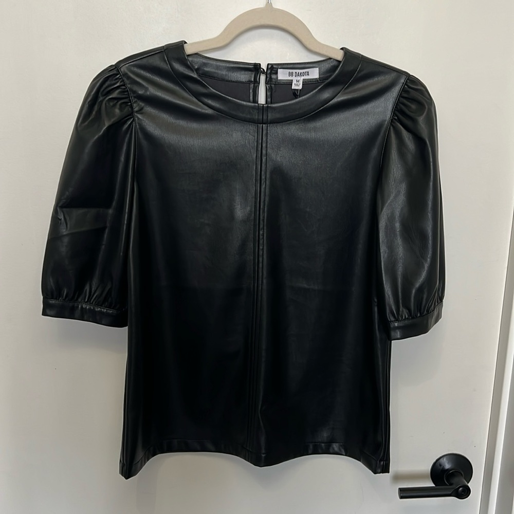 BB Dakota black leather top